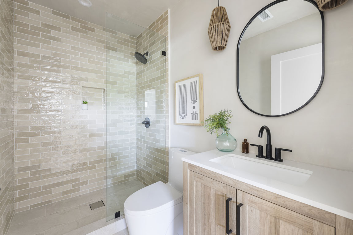 Main House_Guest Bathroom